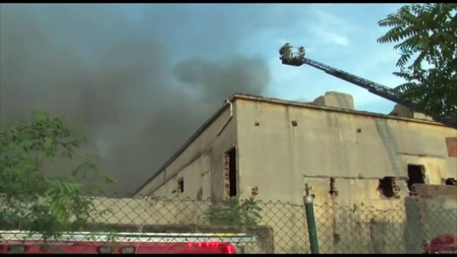 Zeytinburnu’nda Eski Tekstil Atölyesinde Korkutan Yangın