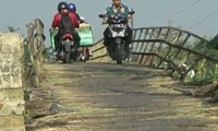 Jembatan Penghubung 2 Desa di Jepara Rusak Parah