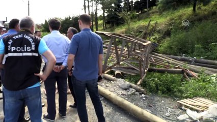 Yolcu midibüsü devrildi: 2 ölü, 13 yaralı - TRABZON