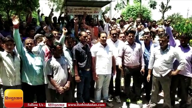 ऑटो रिक्शा विक्रम टेम्पो महासंघ ने किया प्रशासन के खिलाफ जोरदार प्रदर्शन