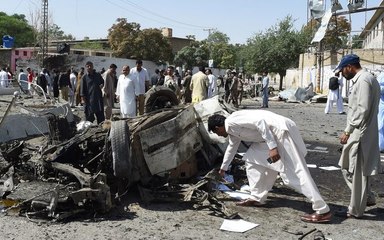 Breaking News : At least four injured in explosion at Mall Road in Chaman