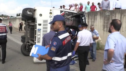 Yolcu Midibüsü Devrildi: 2 Ölü, 13 Yaralı