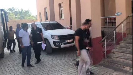 Hakkari Merkezli "Göçmen Kaçakçılığı ve İnsan Ticareti" Operasyonu
