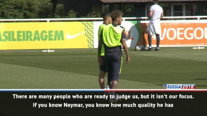 Download Video: Alves blasts critics of 'special' Neymar