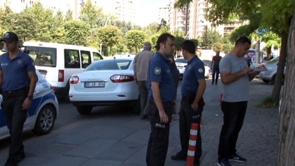 Emekli astsubay babasının ve kardeşinin önünde kafasına sıkarak intihar etti