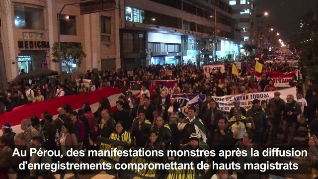 Corruption: des milliers de Péruviens manifestent à Lima