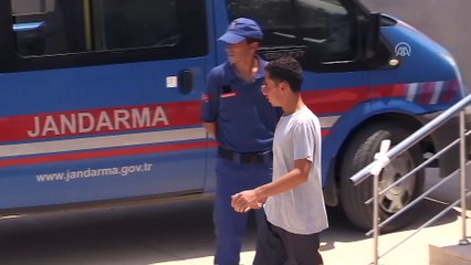 KKTC açıklarında göçmenleri taşıyan teknenin batması - Göçmenlerin sevki (2) - MERSİN