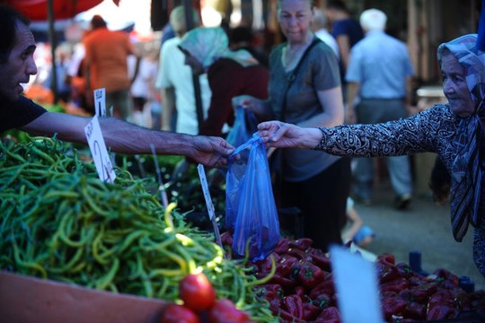 Pazarda Yüzler Gülüyor