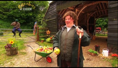 Gigglebiz Farmer Dung who tries to show his assistant Reggie all about grass feeds