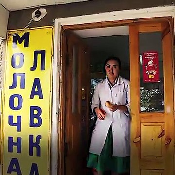 КОГДА ВРАЧУ, СПАСАЮЩЕМУ ЖИЗНИ, САМОМУ ПРИХОДИТЬСЯ ДУМАТЬ О СВОЕМ СПАСЕНИИ28-летняя Айчурек Кожоналиева – онколог. Она окончила КГМА с отличием и поехала работ