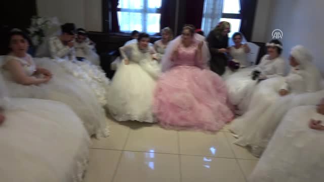 Engelli Genç Kızların Gelinlik Hayali Gerçek Oldu