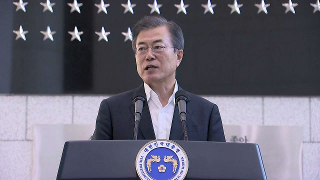 문재인 대통령 국정원 다시는 정치로 오염 안 시켜...확실하게 중립 보장 / YTN