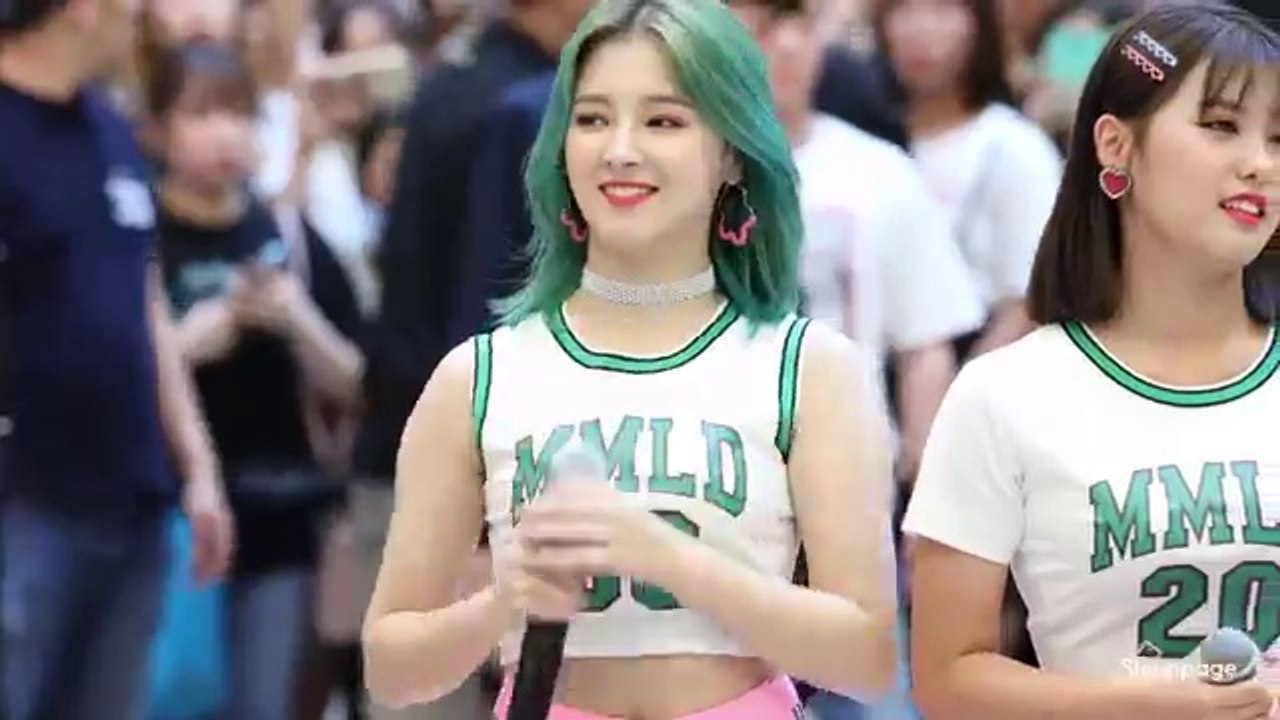 MOMOLAND 배앰 BAAM 낸시  조회수 2500만 달성 게릴라
