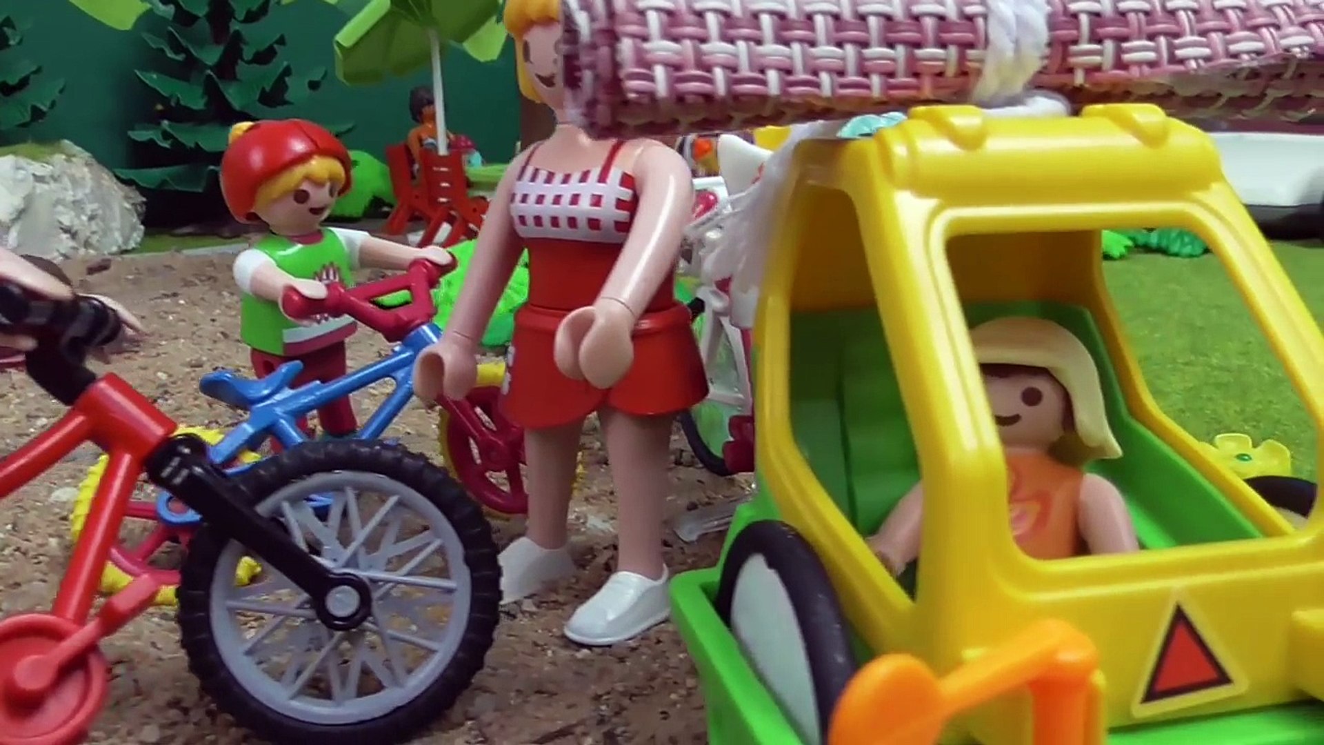 ⁣يوم على الشاطىء - عائلة عمر - أفلام بلاي