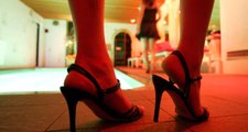 Burslarda Kesintiye Gidilince, İngiliz Öğrenciler Para Karşılığında Cinsel İlişkiye Girmeye Başladı