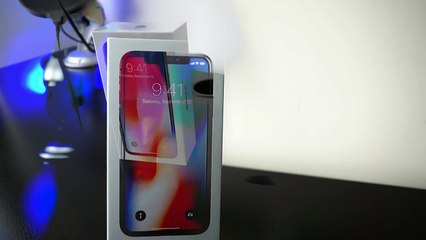 iPhone X : Déballage du modèle Gris Sidéral ! · Unboxing iPhone X