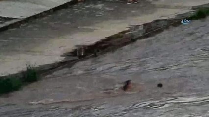 Nehirde Boğulmak Üzere Olan Çocuğu Son Anda Kurtardı