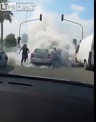 Antalya'da şok görüntü! Tartıştığı sürücüye sinirlenen adam ortalığı egzoz dumanına boğdu