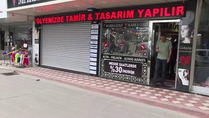Sahte altın için hırsızlık yaptı - İSTANBUL