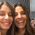 Η Πόπη Τσαπανίδου κάνει διακοπές με τις κόρες της
