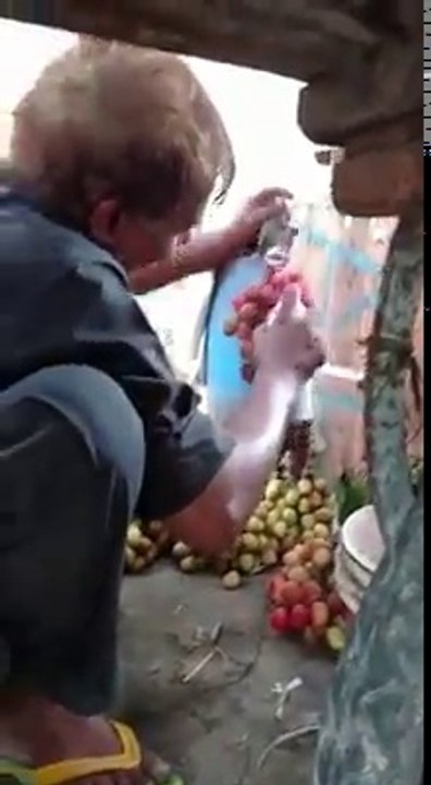 Look how they are spray painting Fruit to sell for more money