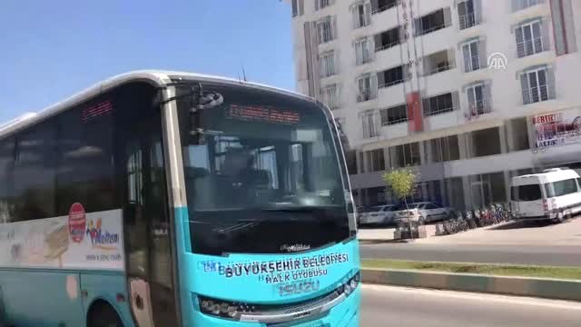 Yaralı Bulduğu Güvercinle Direksiyon Sallıyor