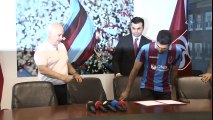 Trabzonspor, İranlı Milli Futbolcu Vahid Amiri İle Sözleşme İmzaladı