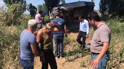 Kaza yapan sürücüyü vatandaşlar kurtardı - AYDIN