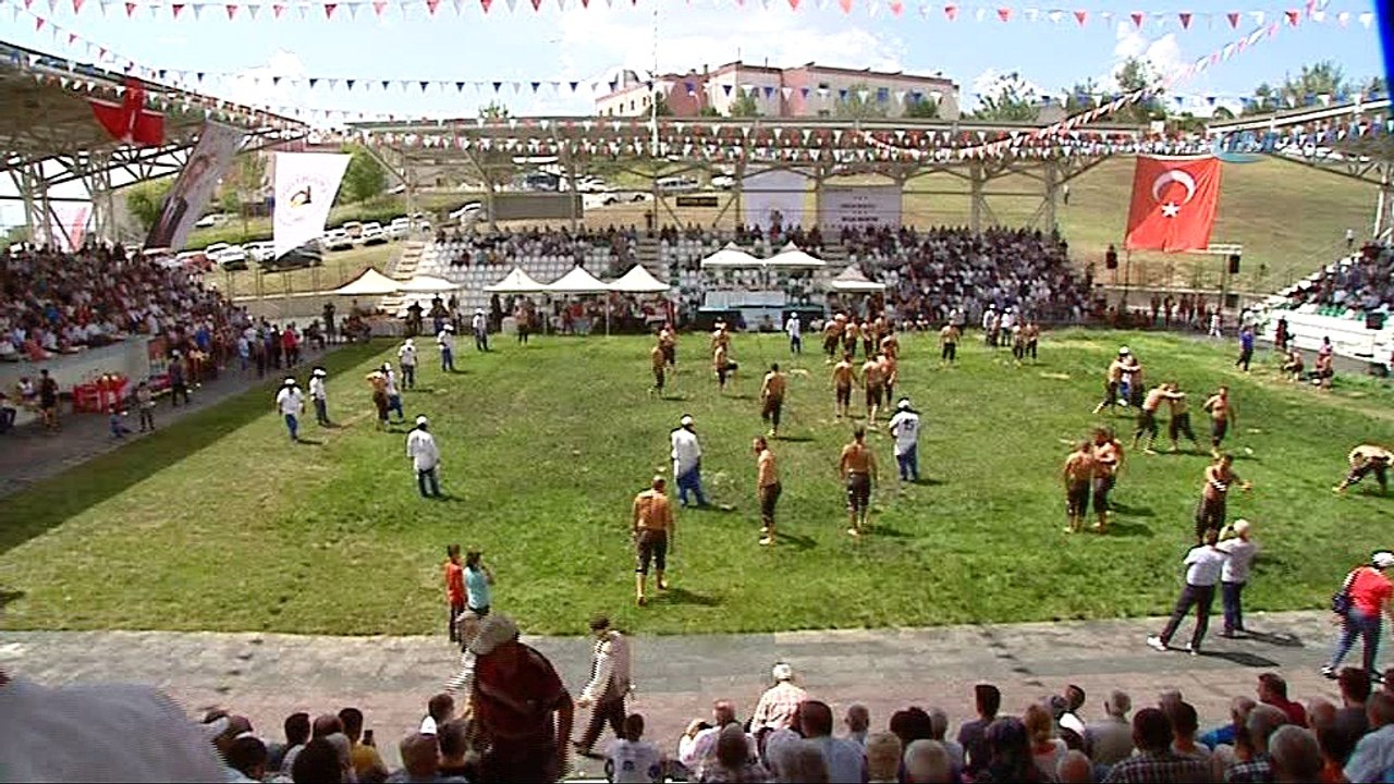 Düzce Yağlı Güreşleri başpehlivanı Recep Kara oldu