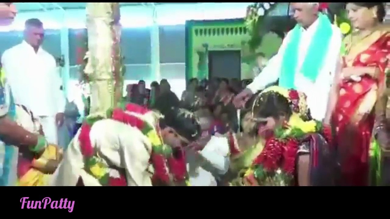 हँसते हँसते पागल हो जाओगे - Funny Indian wedding Varmala Jaimala Video