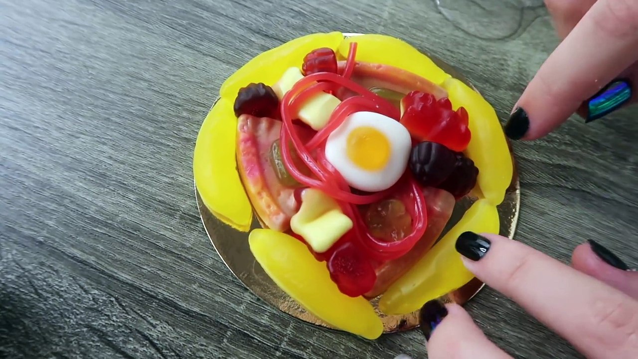 MIXING GUMMY FOOD INTO CLEAR SLIME! GUMMY FOOD VS CLEAR SLIME!