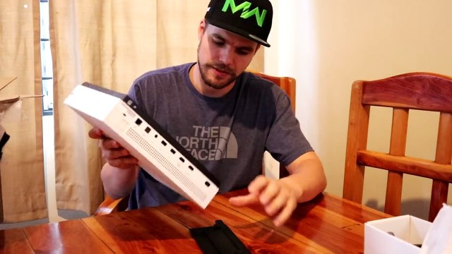 UNBOXING XBOX ONE S !! Xbox One S Vs PS4 Vs Xbox One (2)