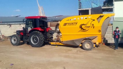 Konya'da yem karma makinesine sıkışan çocuk öldü