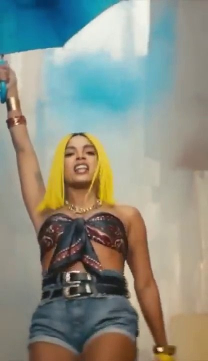 Anitta - Medicina (Official Vídeo)  Trailer