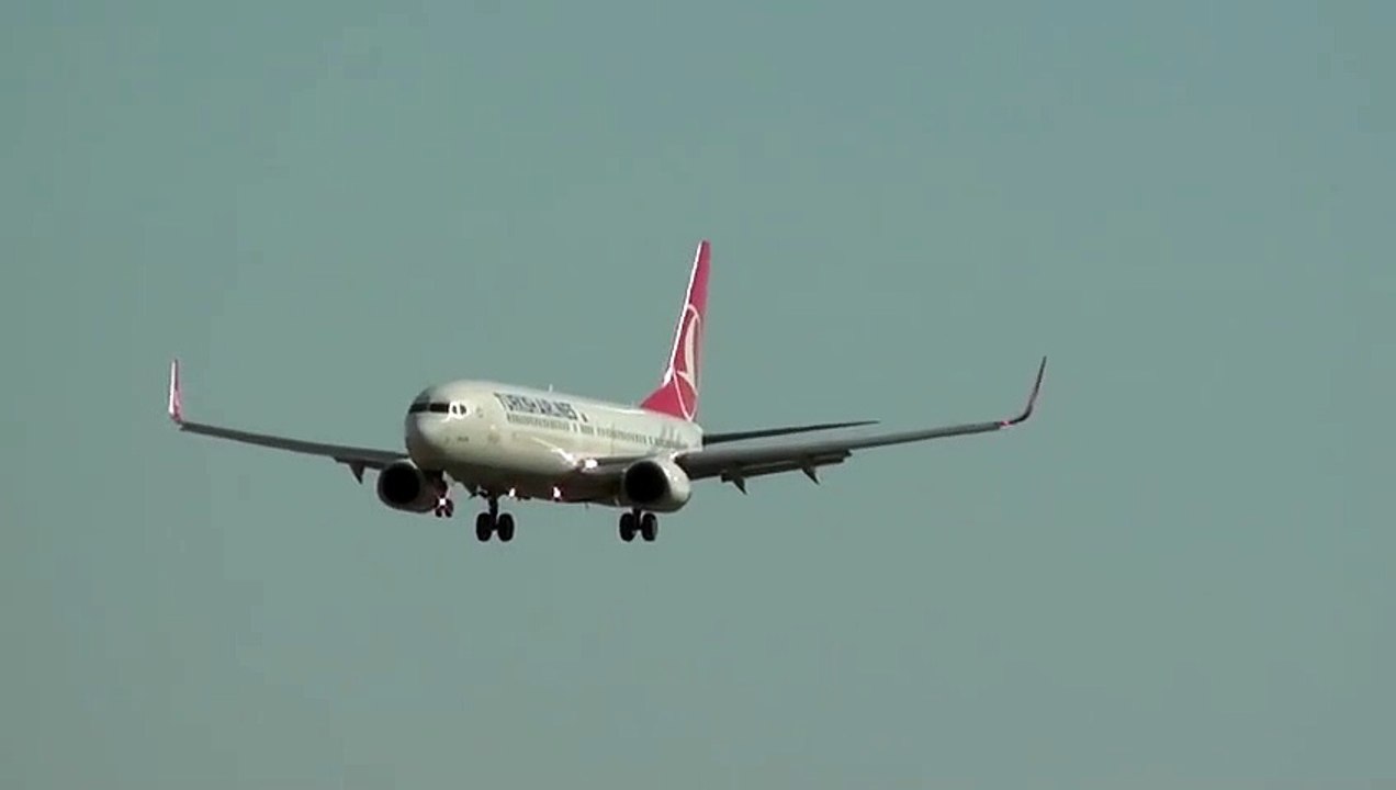Ce pilote de ligne redécolle au dernier moment lors de l'atterrissage et évite le pire