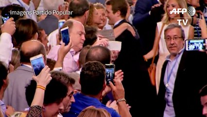 Direita espanhola elege novo líder