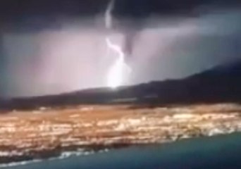Plane Passengers Witness Lighting Storm Over Las Vegas Area