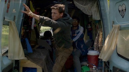 'The Darkest Minds' New Clip Starring Amandla Stenberg And Harris Dickinson