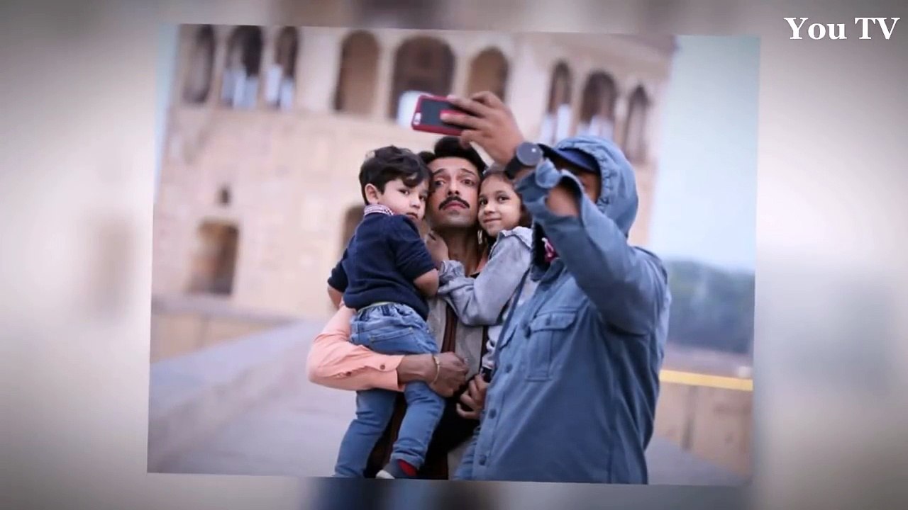 Fahad Mustafa With His Wife And Kids