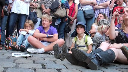 Estas Tonne - The Song of the Golden Dragon