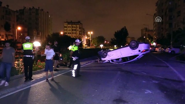 Elektrik direğine çarpan otomobil devrildi: 1 yaralı - ADANA