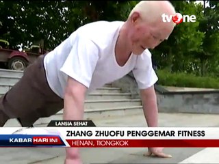 Kakek Super, Bisa Push-up dengan Dua Jari