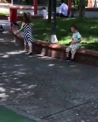 Erken yaşta gerçeklerle tanışan ufaklık