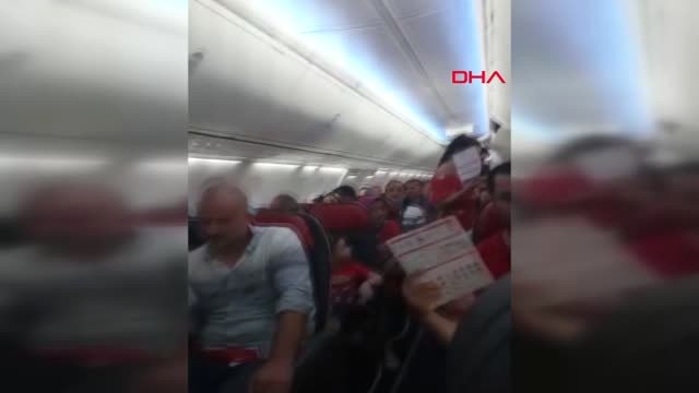Trabzon Kliması Bozulan Uçakta Yolcular Fenalık Geçirdi; Uçak Pist Başından Geri Döndü