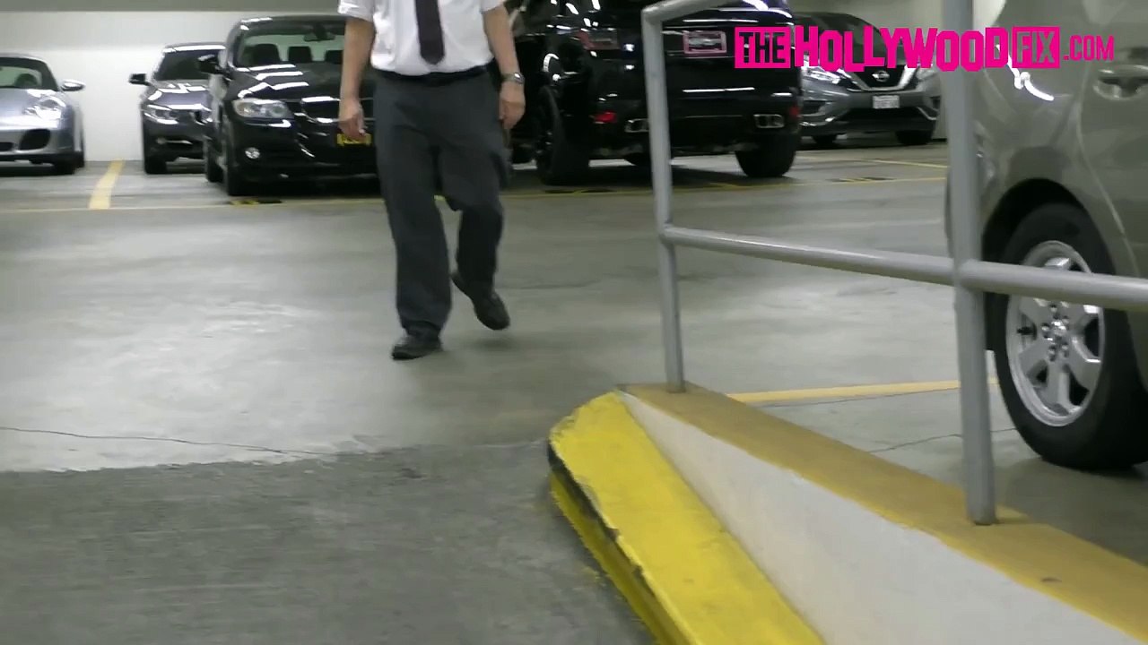 Justin Bieber đáp trả lại phóng viên khi bị hỏi về tin đồn Hailey mang bầu