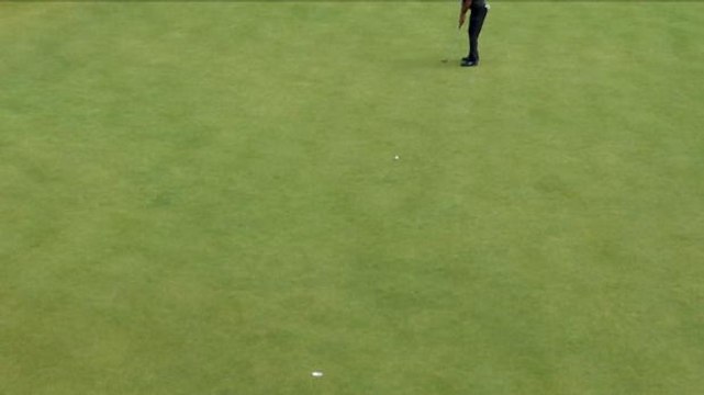 لقطة: غولف: البطولة المفتوحة: تايغر وودز يدخل دائرة المنافسة عقب أدائه الخارق في الجولة الثالثة