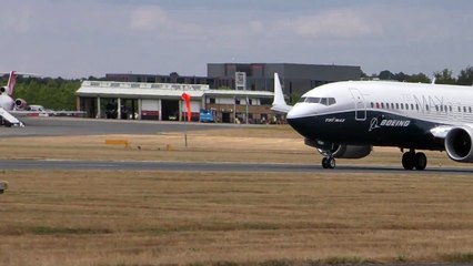 تقريبا يشكل عمودي.. هذا أسوء إقلاع طائرة قد تمر به