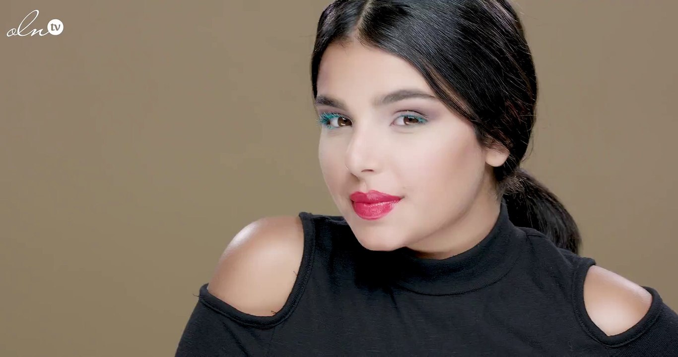 لعاشقات أحمر الشفاه تألقي بقلم LIP LIGHTS المضيء