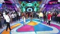 Dalem banget ya lagu Wali yang ini..Kira-kira kalo ada seseorang yang mempersembahkan lagu ini buat kamu gimana?