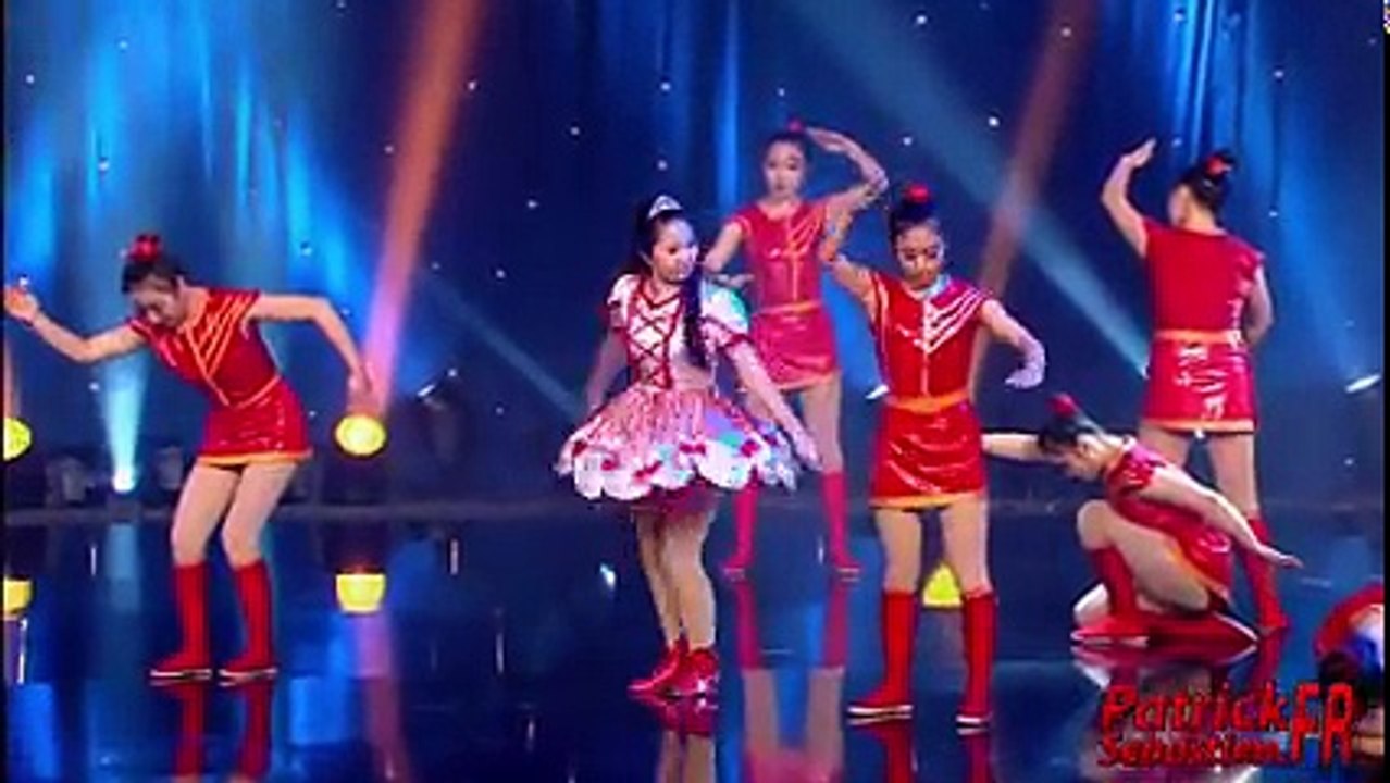 TROUPE HEBEI - EQUILIBRE SUR VÉLOS - LE PLUS GRAND CABARET DU MONDE